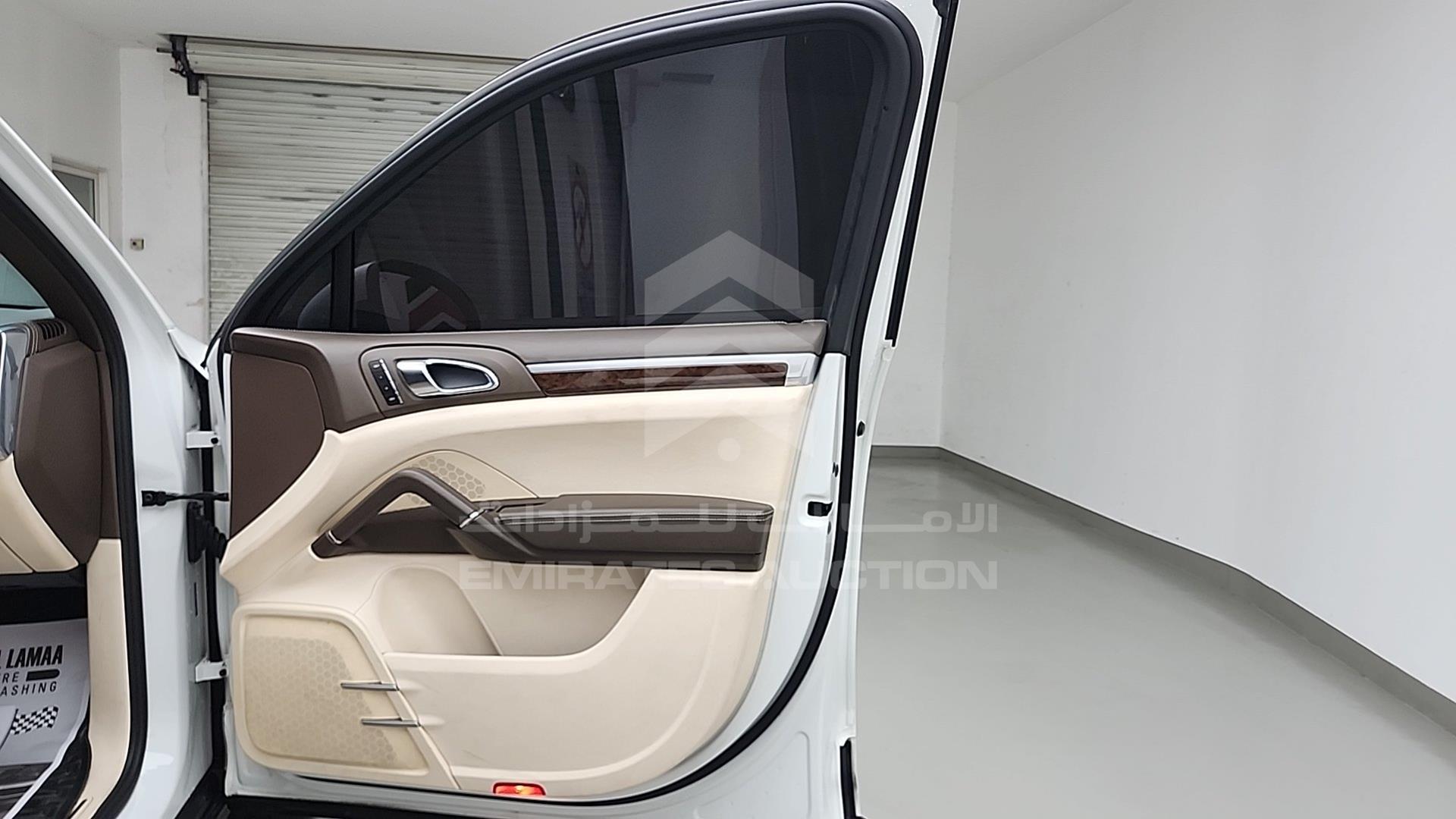 2012 PORSCHE CAYENNE VIN: WP1ZZZ92ZCLA06911