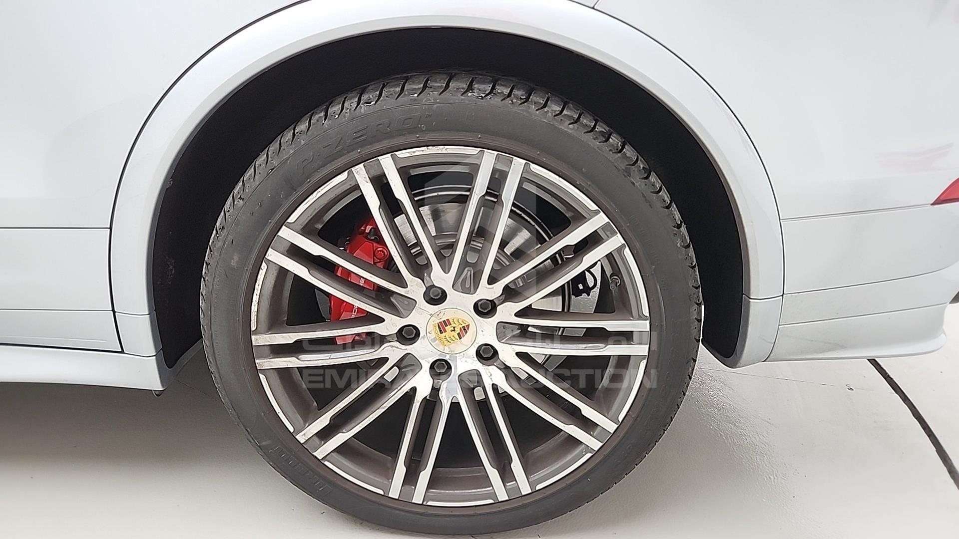 2016 PORSCHE CAYENNE VIN: WP1ZZZ92ZGLA72836