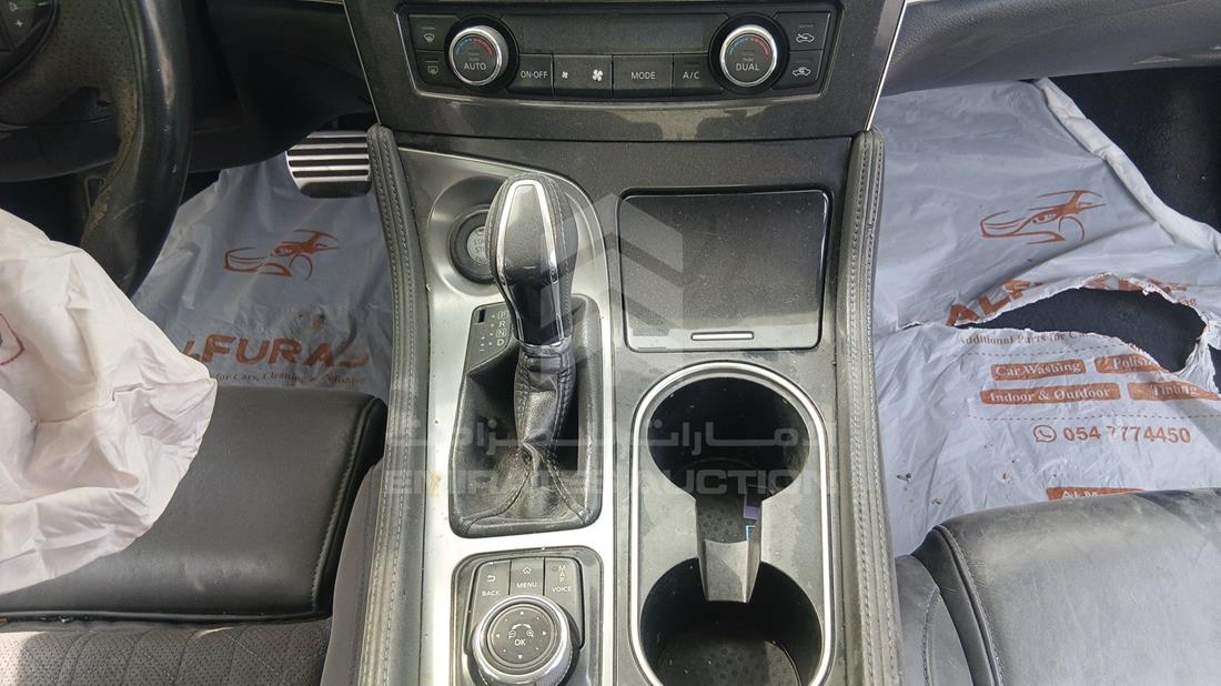 2017 Nissan Maxima — Gear View — Photo 18