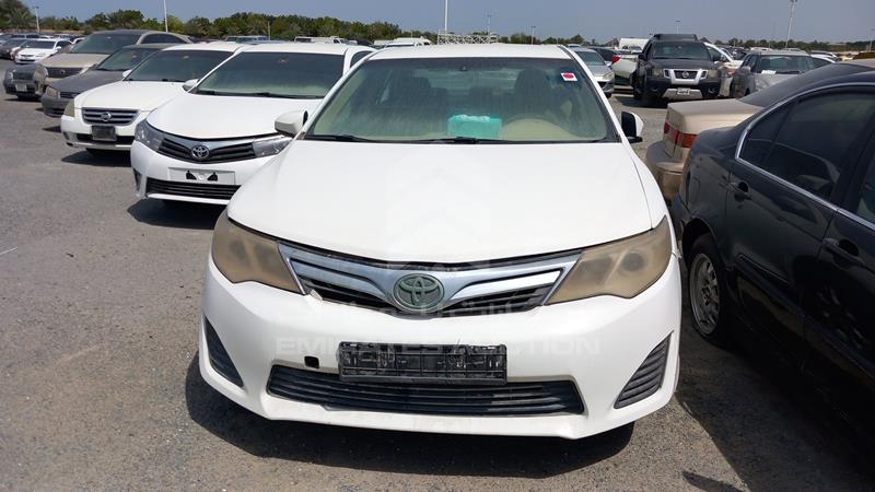 6T1BF9FK0CX386855 Auction: EmiratesAuction Lot: 403871 6T1BF9FK0CX386855 Toyota Camry 2012 WHITE Photo 1