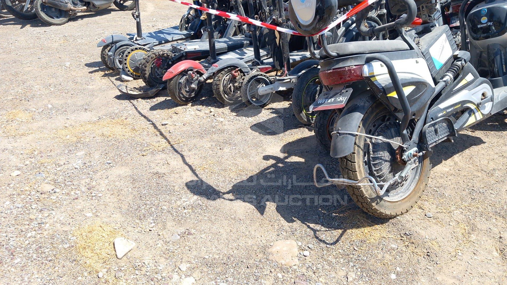 0 UNDEFINED 20 ELECTRIC SCOOTER VIN: T48V350W231008930