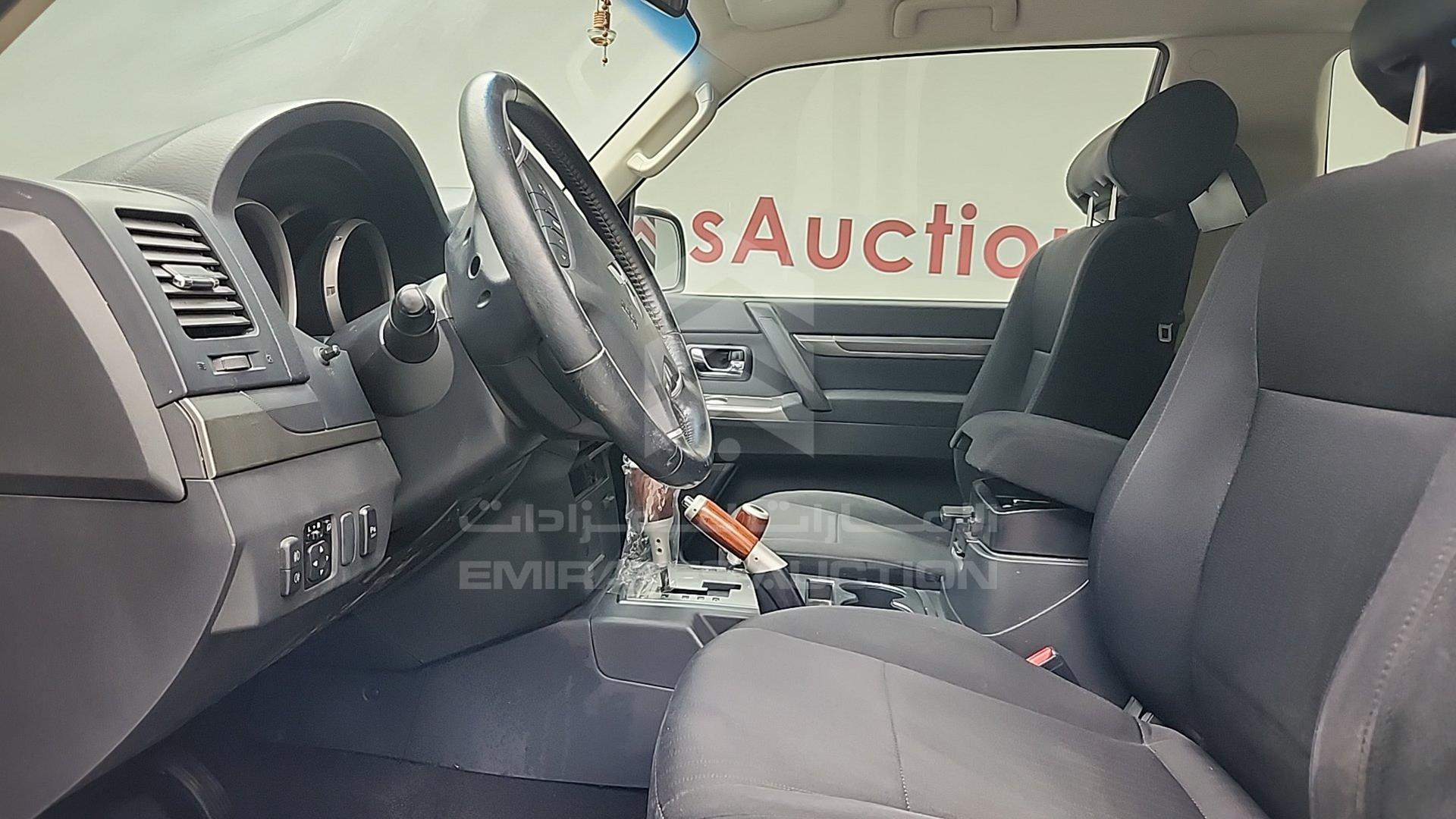 2016 MITSUBISHI PAJERO VIN: JMYMRV85WGJ724215