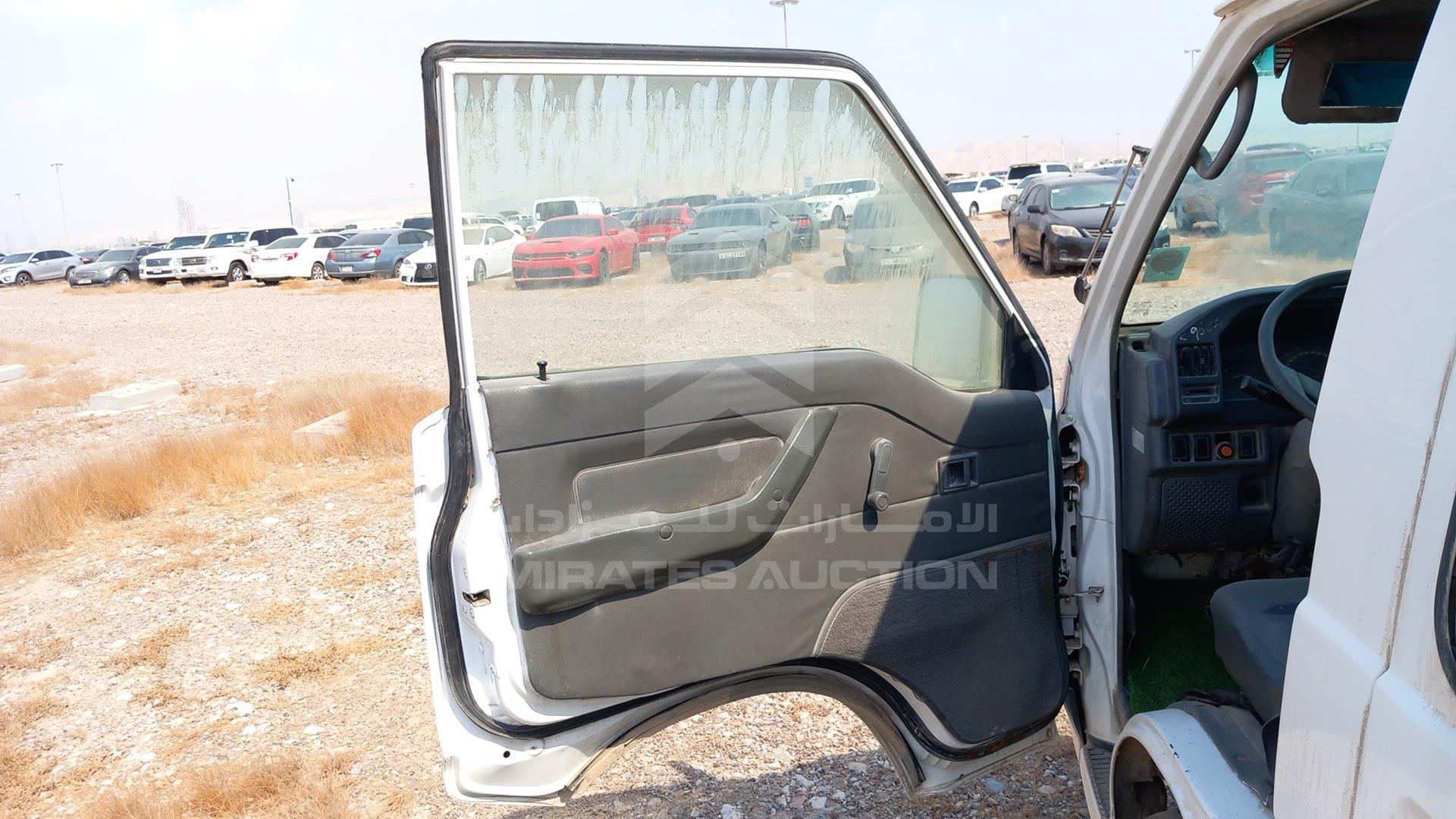 2004 MITSUBISHI L 300 VIN: JMYHNP13W4A771486