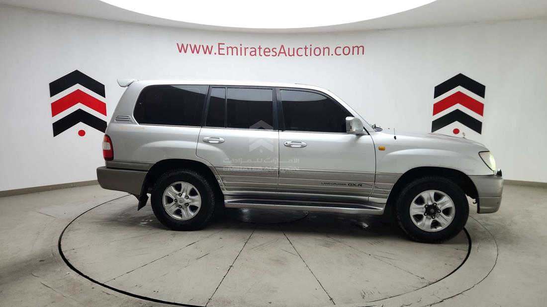 2006 Toyota Land Cruiser — Right Full View — Photo 37