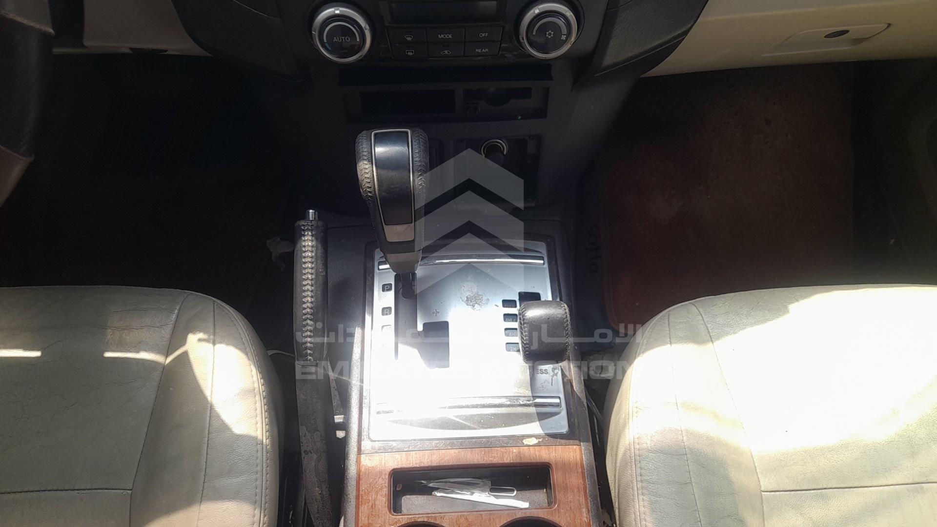 2008 MITSUBISHI PAJERO VIN: JMYLRV93W8J723952