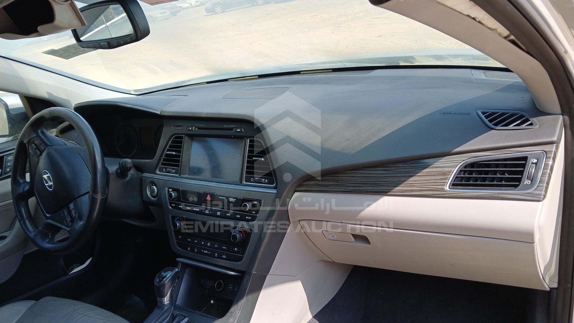 2015 HYUNDAI SONATA VIN: 5NPE34AF0FH092763