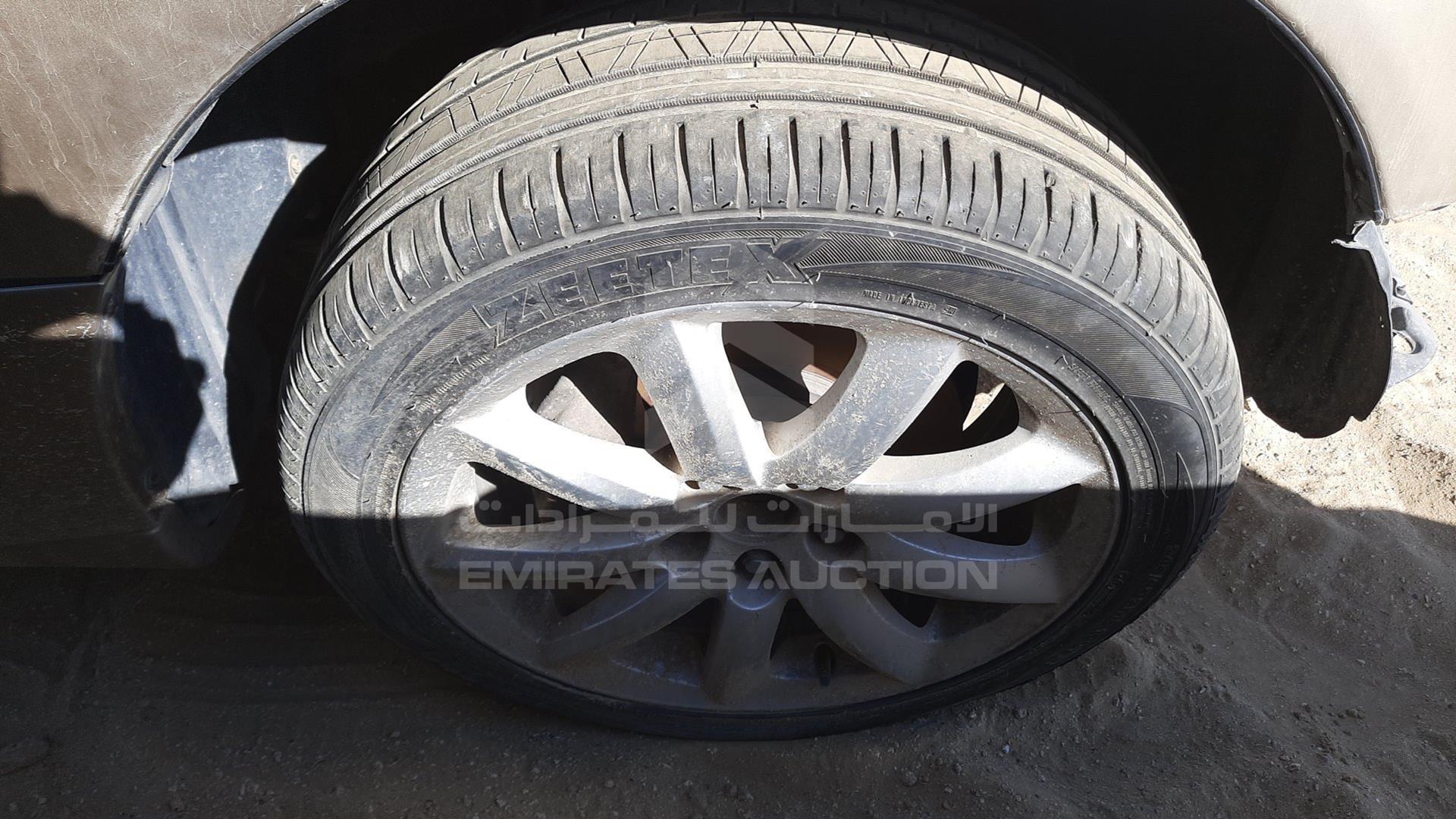 2001 LEXUS --- VIN: JTHBN30F810013384