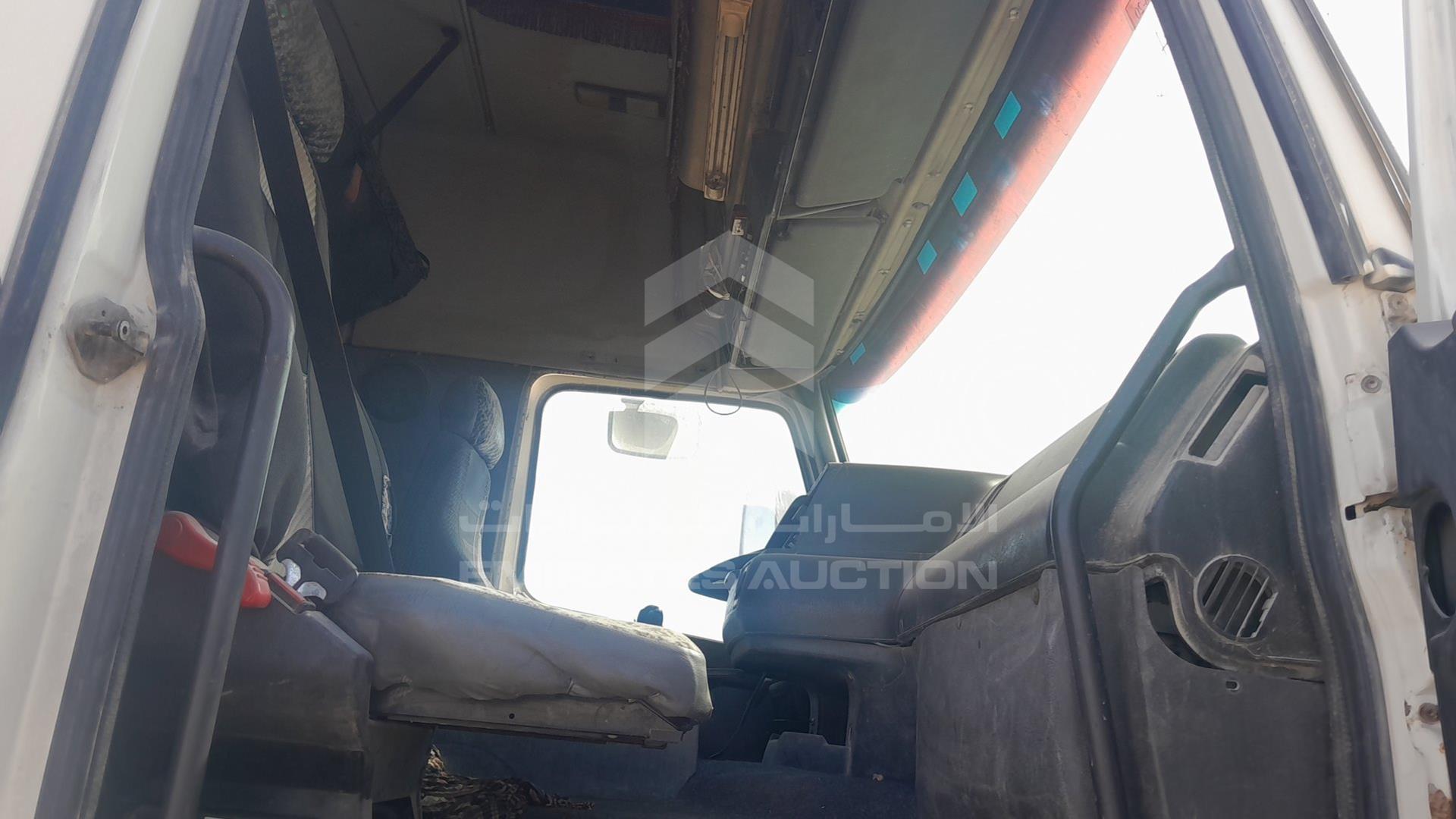1999 VOLVO FH12 VIN: YV2A4B2A5XB211600
