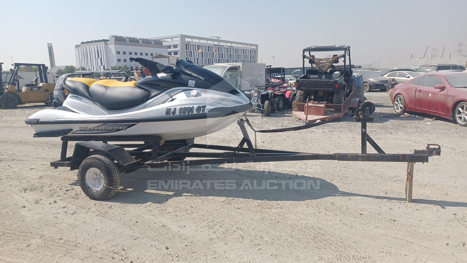 0 JET SKI + TROLLEY YAMAHA VIN: USYAMA2461C303