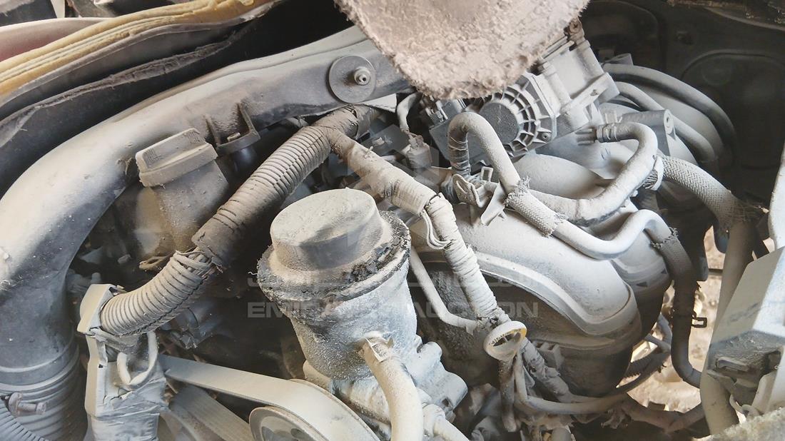 2005 Toyota Hiace — Engine Bay — Photo 28