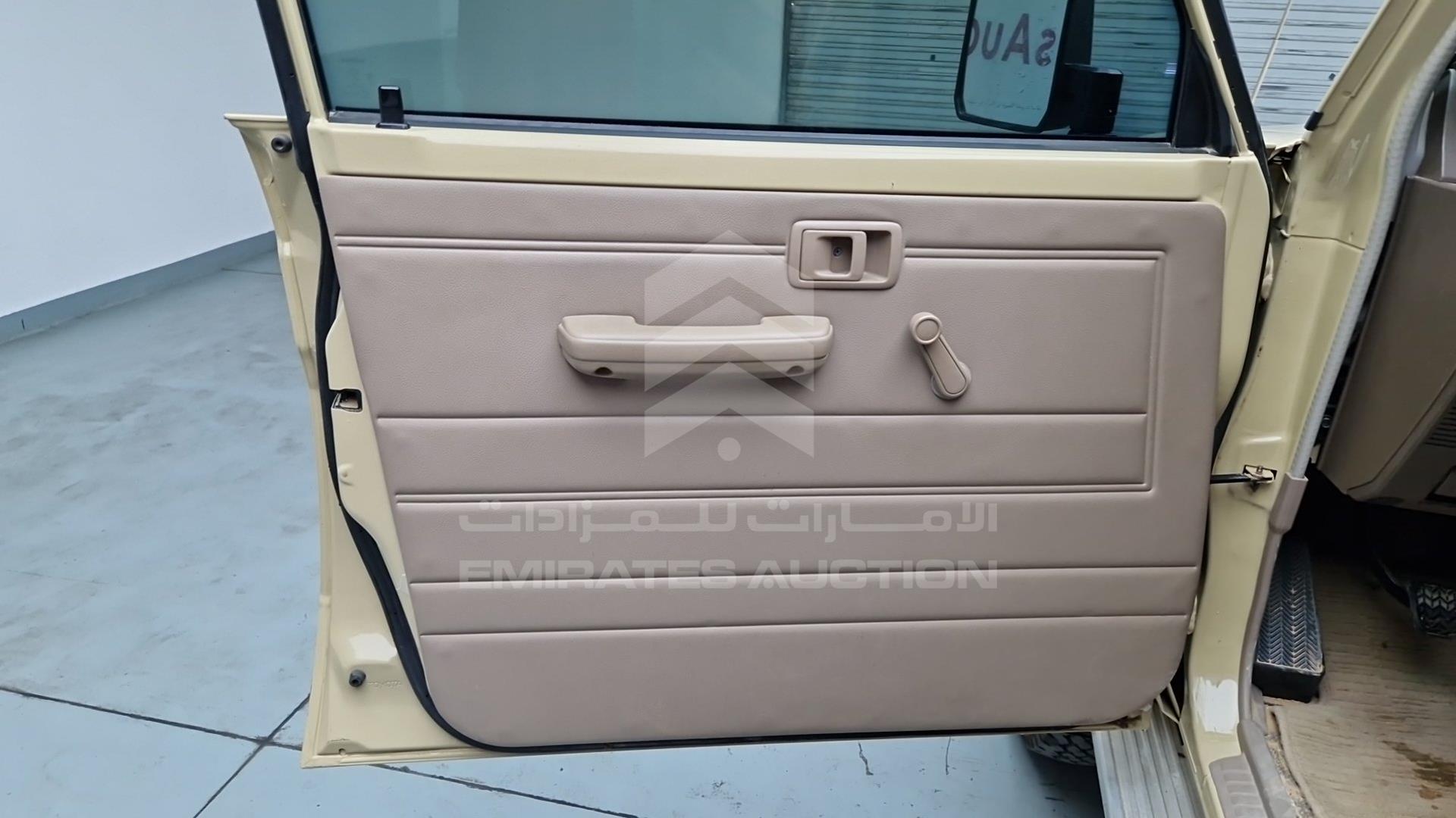 2018 TOYOTA LAND CRUISER VIN: JTFBU71J4J7061431