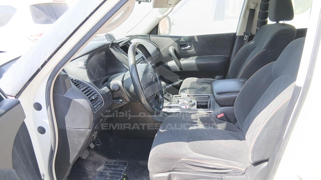 نيسان باترول 2019 — زاوية السائق الأمامية اليسرى — صورة 13