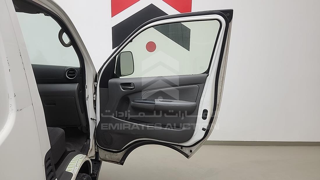 نيسان أورفان 2020 — الباب الأمامي الأيمن — صورة 18
