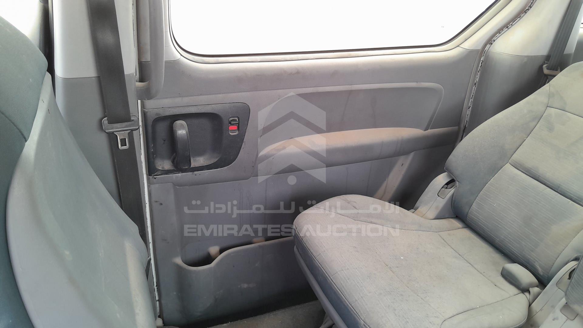2016 HYUNDAI H1 VIN: KMHWG81R7GU755954