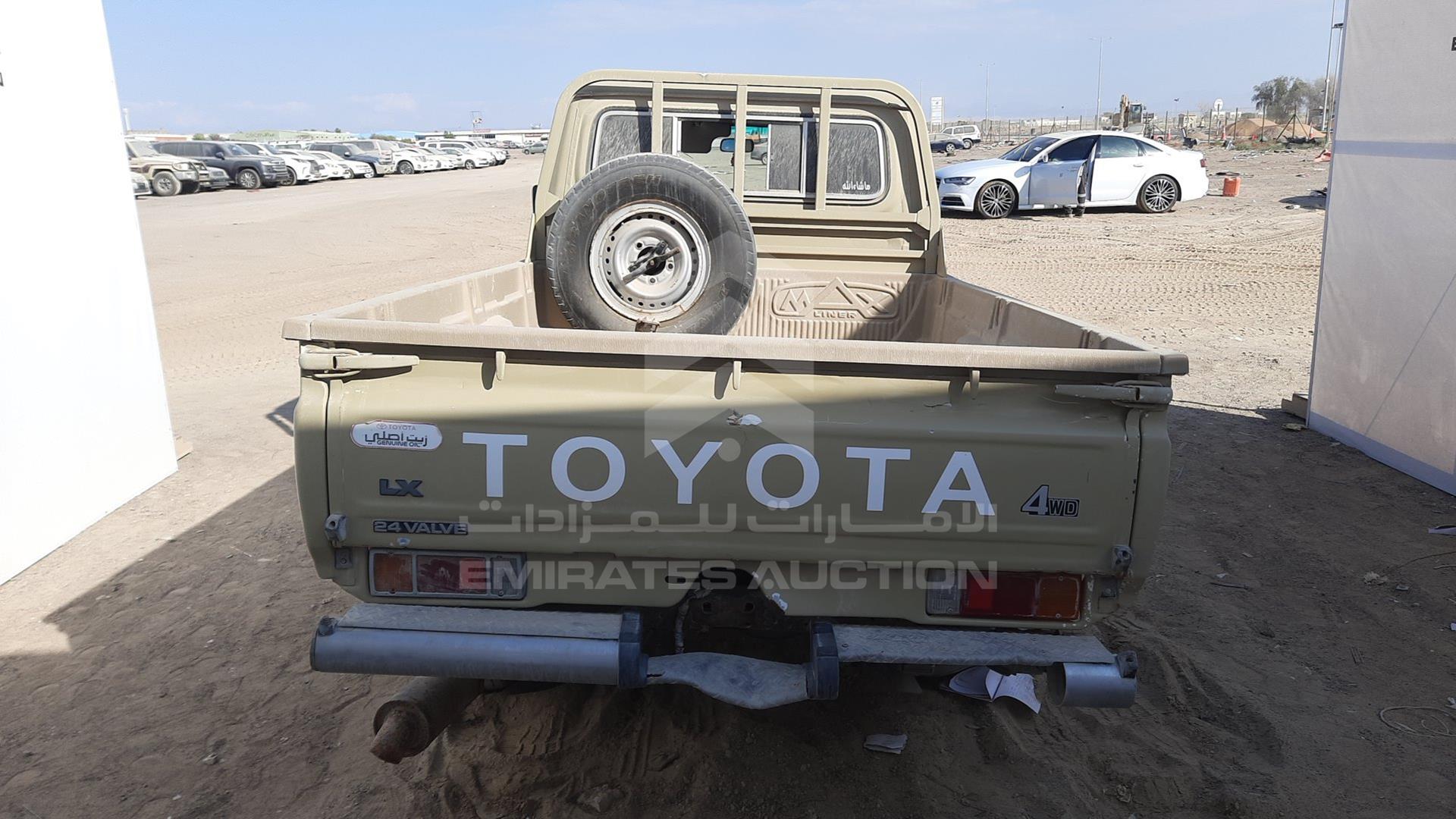 2009 TOYOTA LAND CRUISER VIN: JTFLJ73J896051562