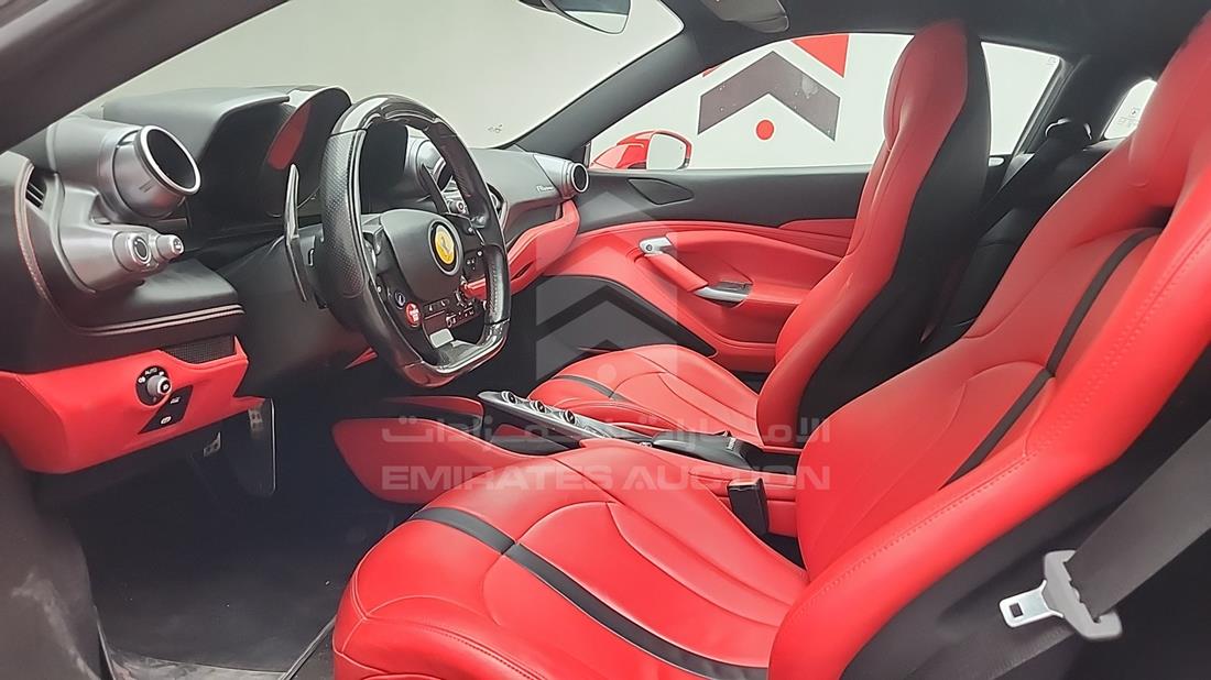 فيراري F8 Spider 2023 — زاوية السائق الأمامية اليسرى — صورة 13