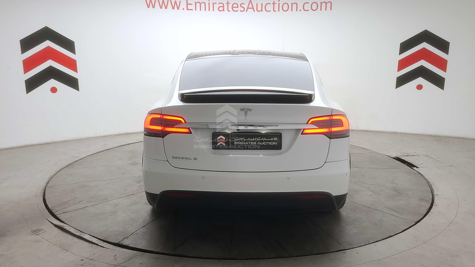 2018 TESLA MODEL X VIN: 5YJXCCE27JF116185