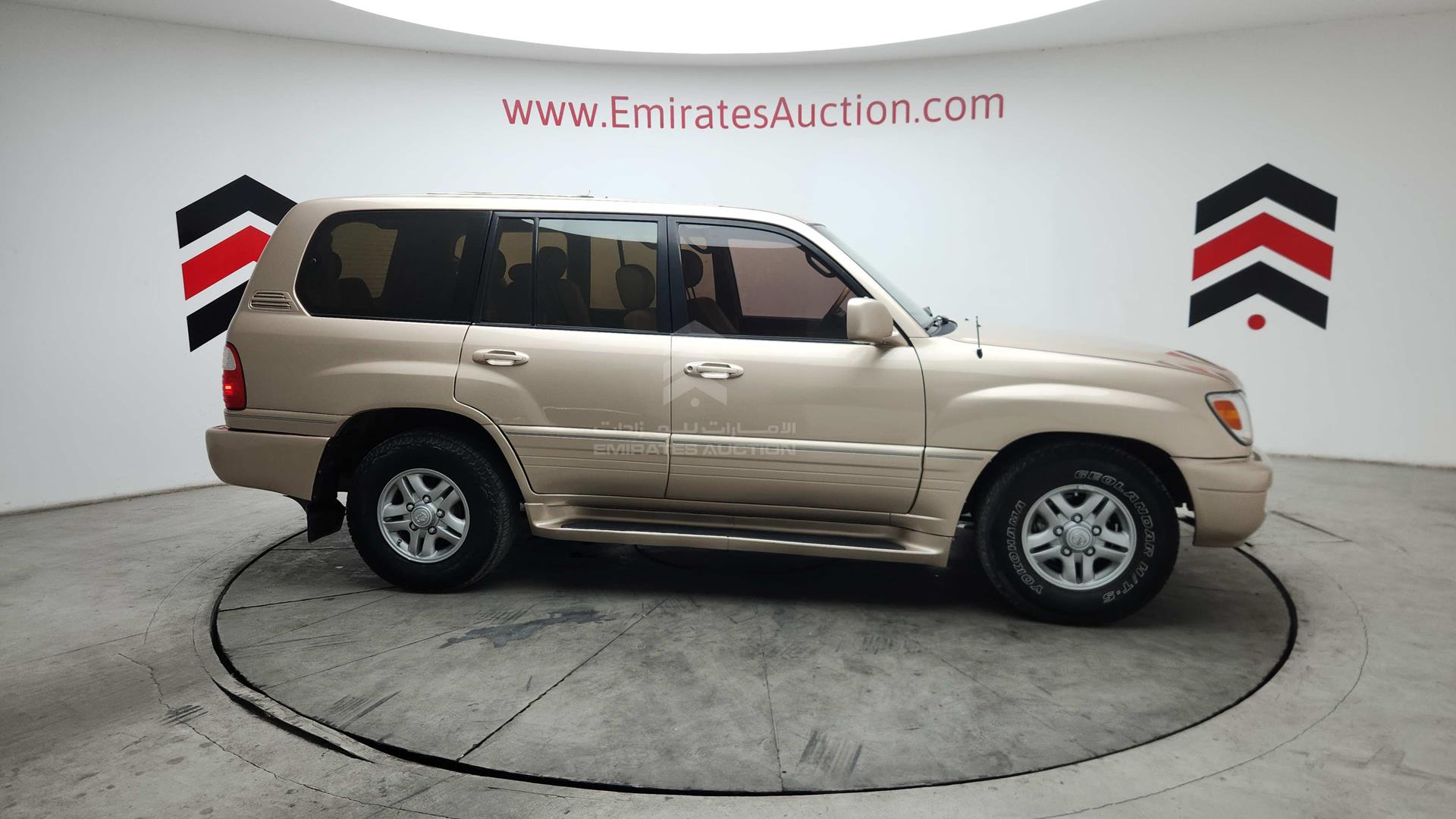2001 LEXUS LX 470 VIN: JTJHT00W513501087