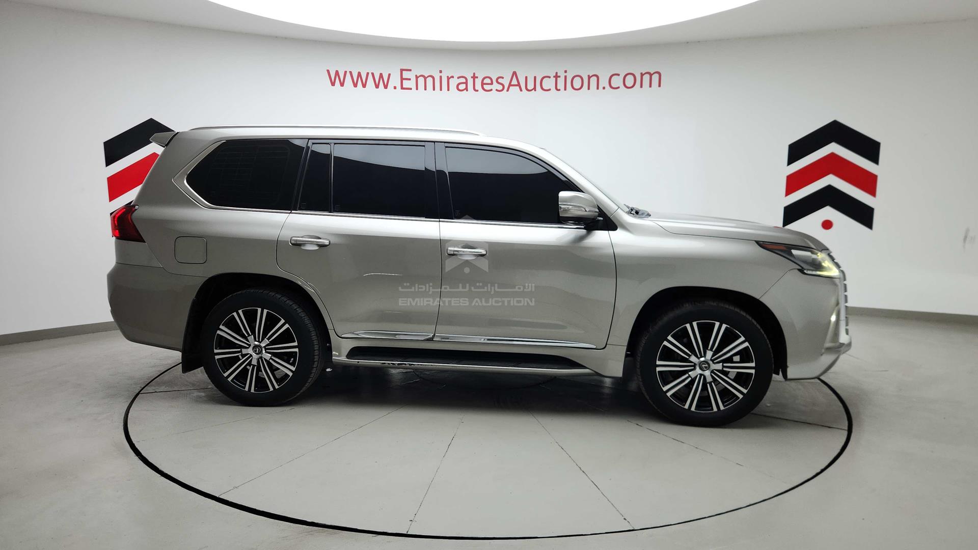 2018 LEXUS LX 570 VIN: JTJHY00W2J4259693