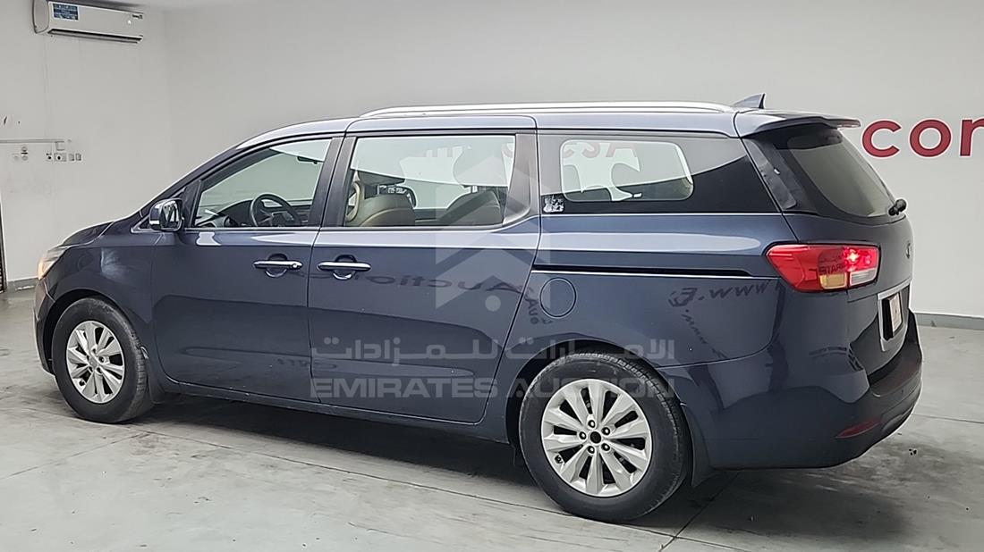 2016 Kia Carnival — Rear Left Angle — Photo 6