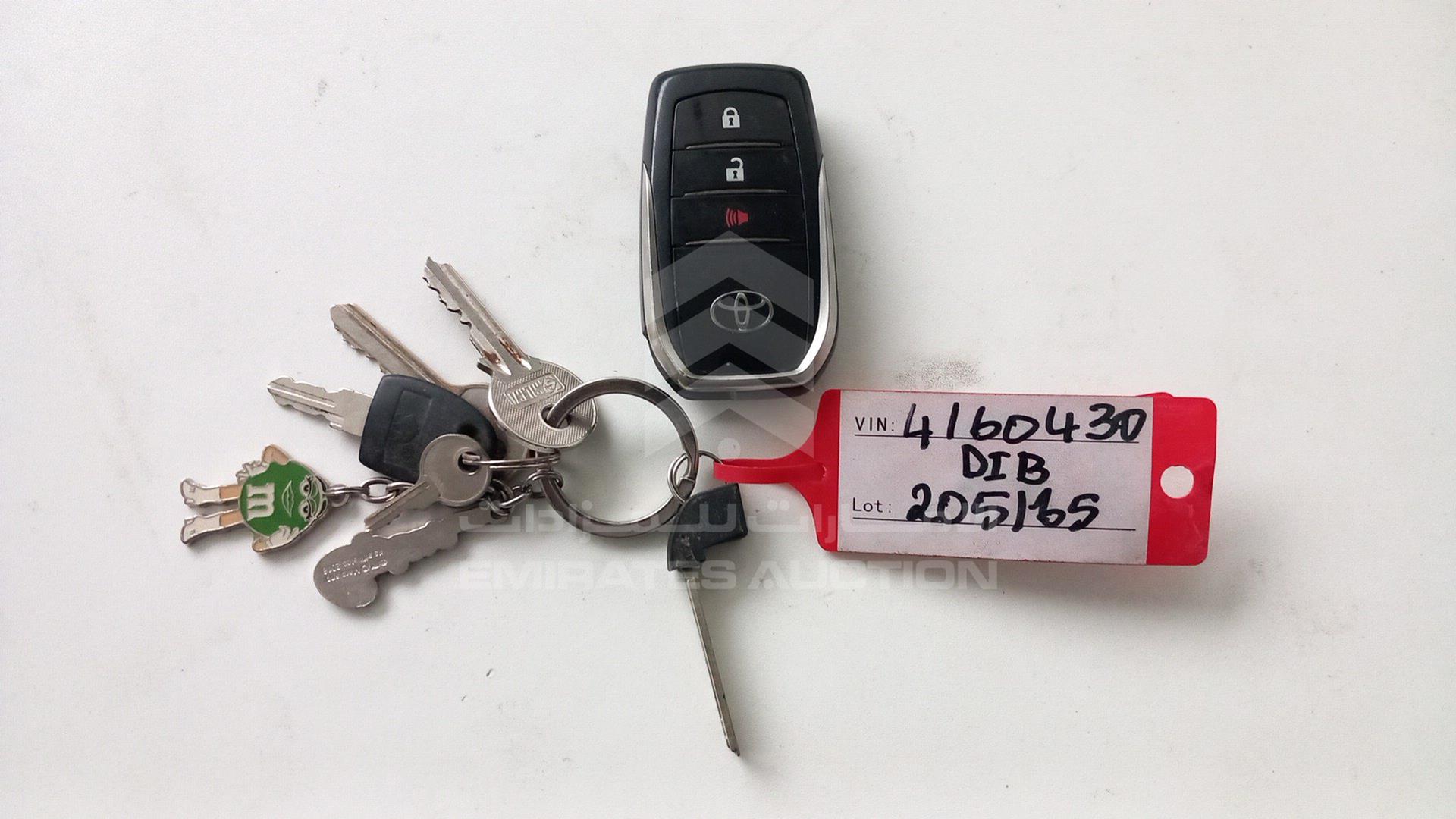 2018 TOYOTA LAND CRUISER VIN: JTMHX01J0J4160430