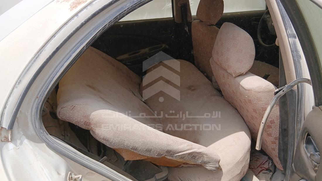 نيسان صني 2006 — زاوية الراكب الخلفي اليمنى — صورة 19