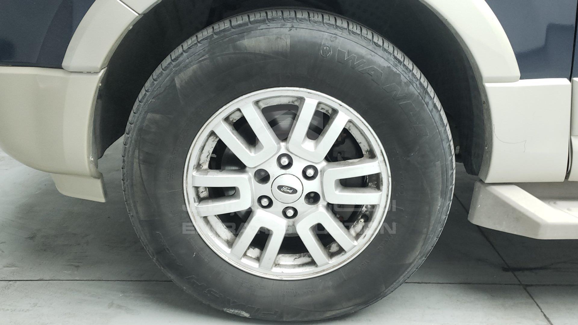 2007 FORD EXPEDITION VIN: 1FMFU18527LA84802