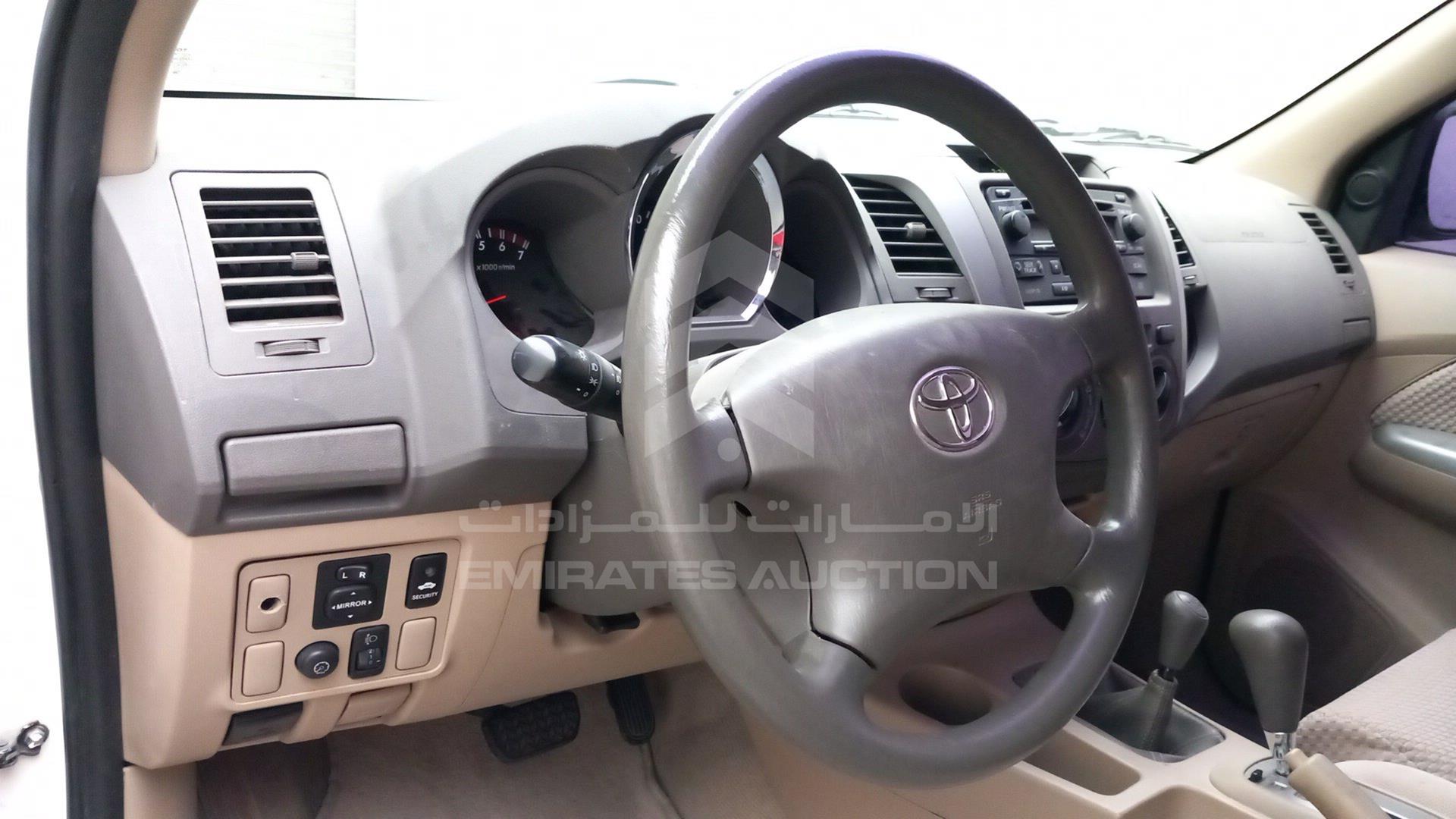 2011 TOYOTA FORTUNER VIN: MHFYX59G2B8018701