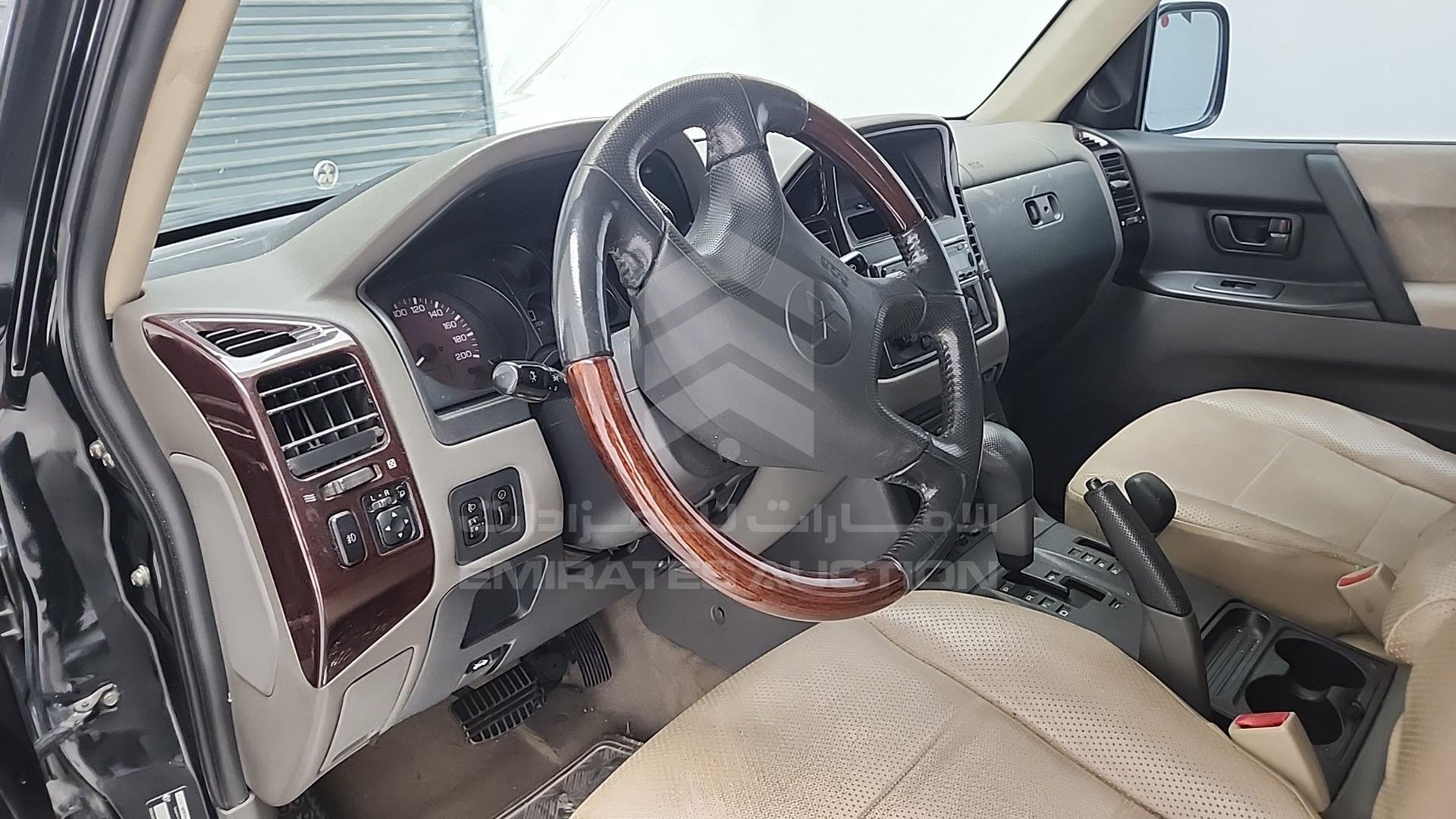 2002 MITSUBISHI PAJERO VIN: JMYLRV73W2J701499