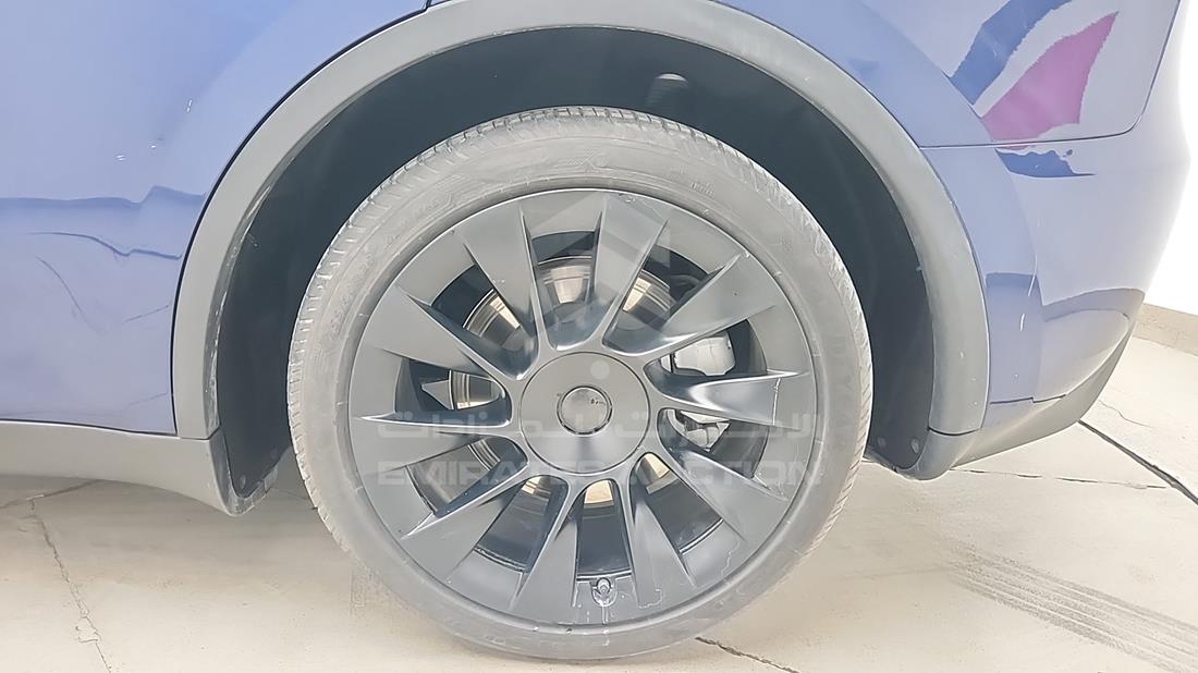 تيسلا Model Y 2024 — الإطار الخلفي الأيسر — صورة 35