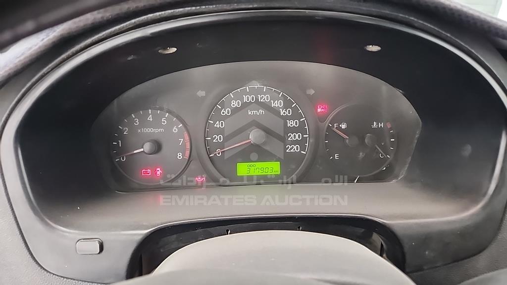 KMJWA37R1CU374704 - 2012 HYUNDAI H1 - #526410
