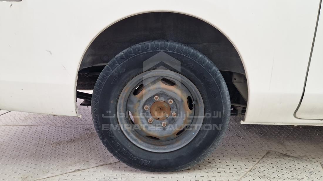 2015 Nissan Urvan — Rear Right Tyre — Photo 25