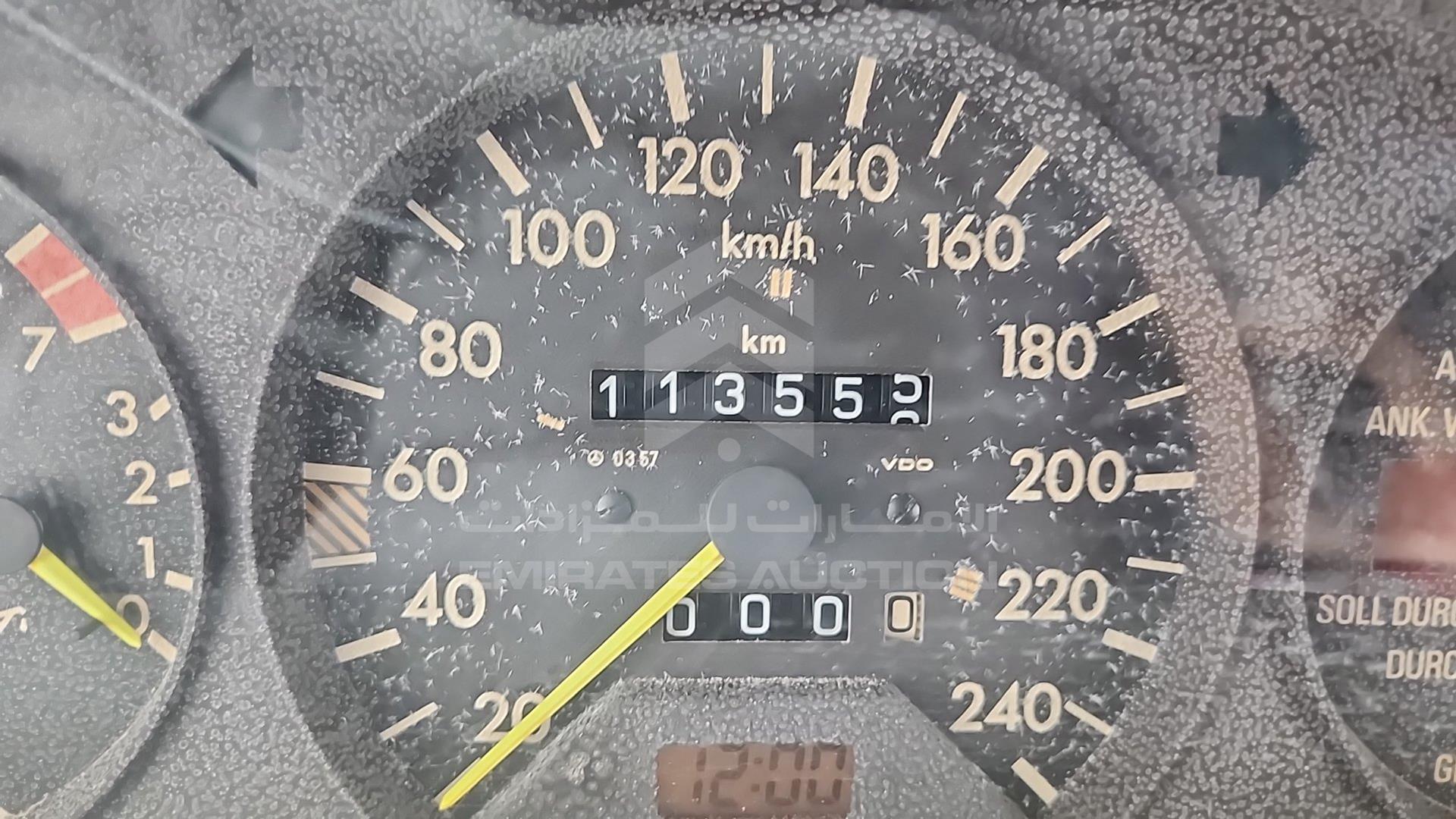 1988 MERCEDES SEL 560 VIN: WDB1260371A413501