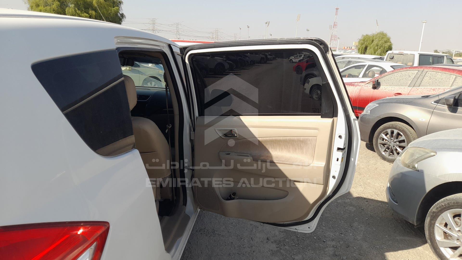 2015 SUZUKI ERTIGA VIN: MA3ZE8A17F0262716