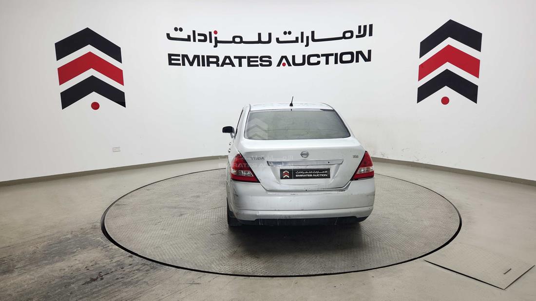 نيسان تيدا 2009 — الزاوية الخلفية اليسرى — صورة 8