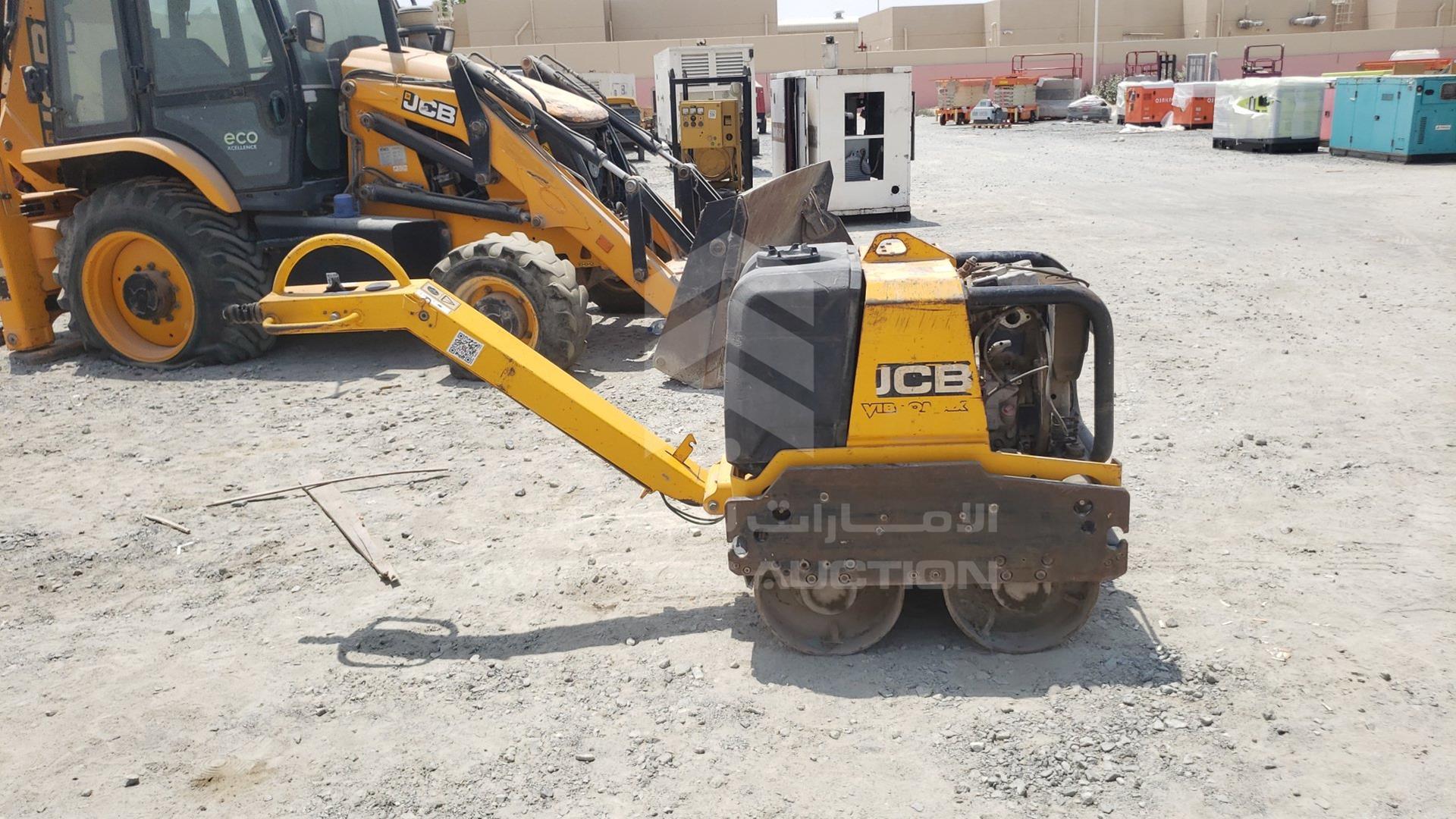 0 JCB --- VIN: GATVD070V02703695