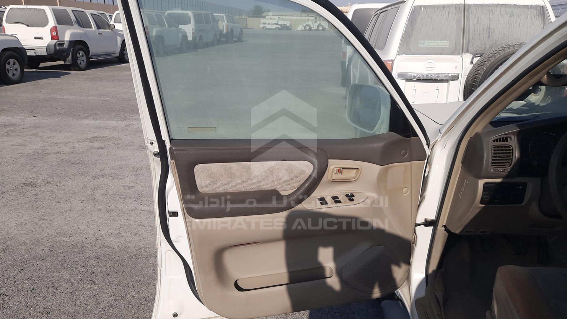 2007 TOYOTA LAND CRUISER VIN: JTGHJ09J477006870